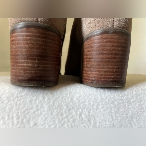 Jessica Simpson Size 8 1/2 Beige Suede Ankle Boots - Picture 14 of 16